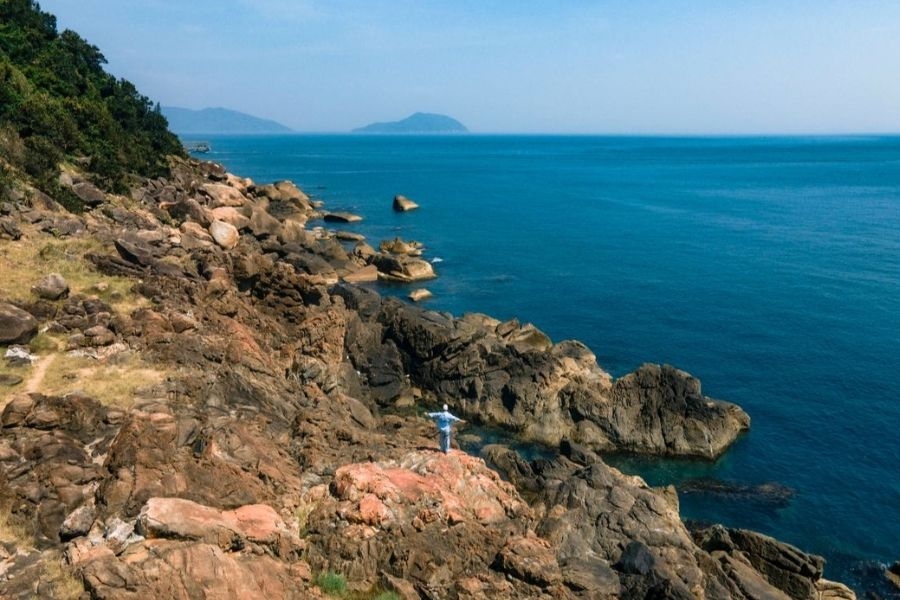 Nên đến chơi Bãi Đá Đen từ tháng 2 đến tháng 8