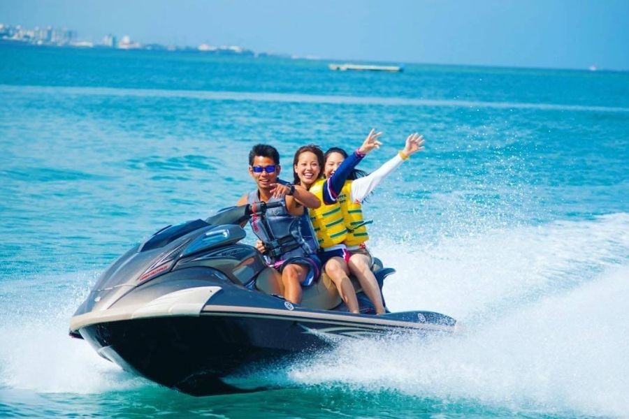 Trải nghiệm cano và mô tô nước đầy sôi động giữa thiên nhiên hoang sơ