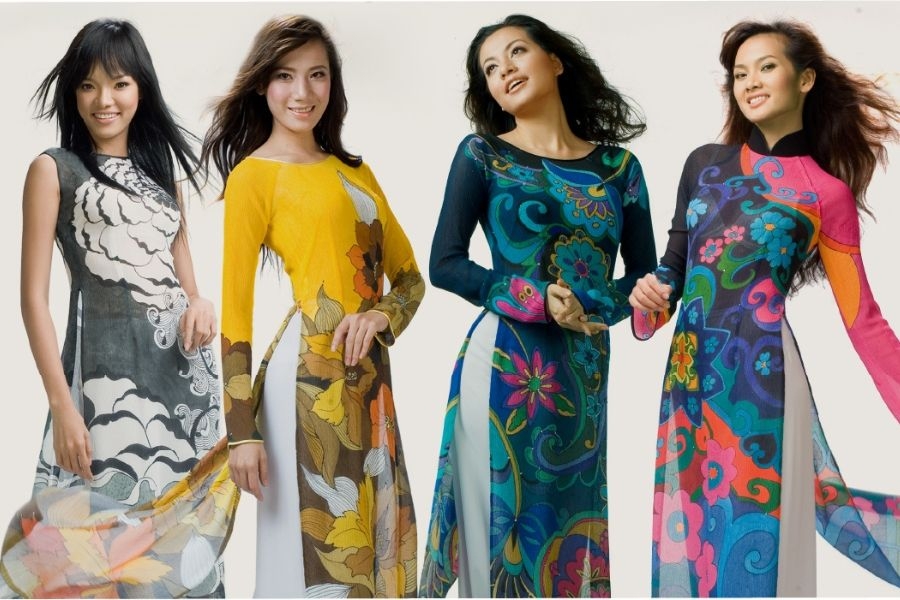 Áo dài vẽ – sự kết hợp độc đáo giữa hội họa và trang phục truyền thống
