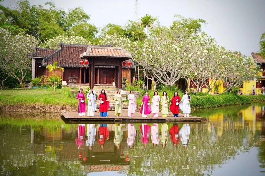 Lưu giữ khoảnh khắc đẹp giữa khung cảnh cổ kính đậm chất Nam Bộ