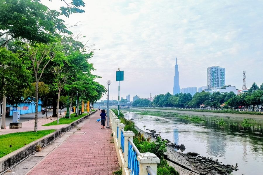 Bờ kè Thanh Đa là điểm đến thư giãn sau ngày dài tất bật