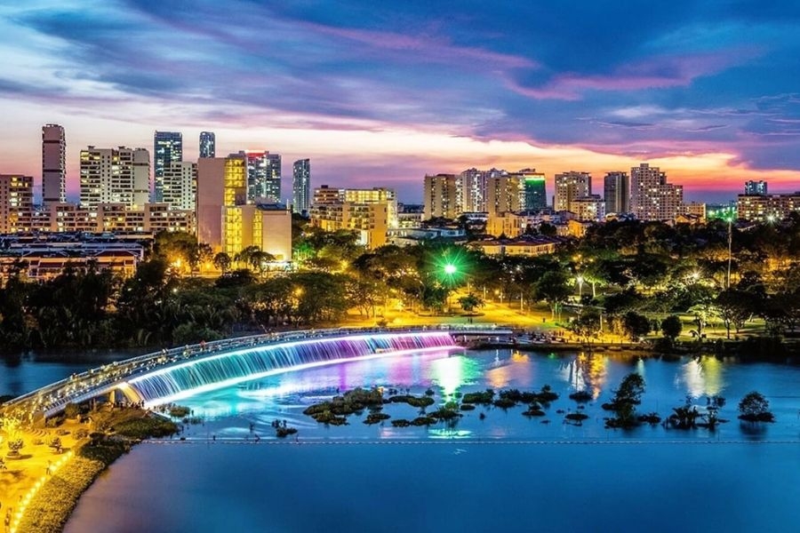 Cầu Ánh Sao đẹp nên thơ với hệ thống đèn lấp lánh