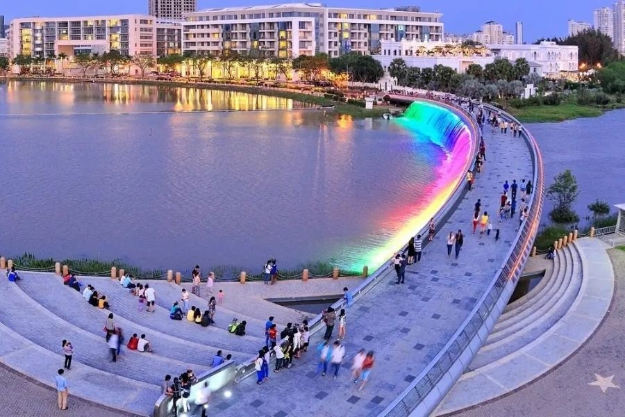 Cầu Ánh Sao là điểm vui chơi, giải trí hấp dẫn của TP.HCM