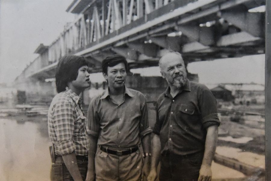Tên gọi của cầu là “Thăng Long” - “rồng bay” biểu tượng cho sự tự hào, ý chí mạnh mẽ, vươn lên phát triển của dân tộc