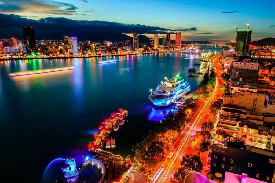 Đi thuyền du ngoạn và ngắm hoàng hôn trên sông Hàn
