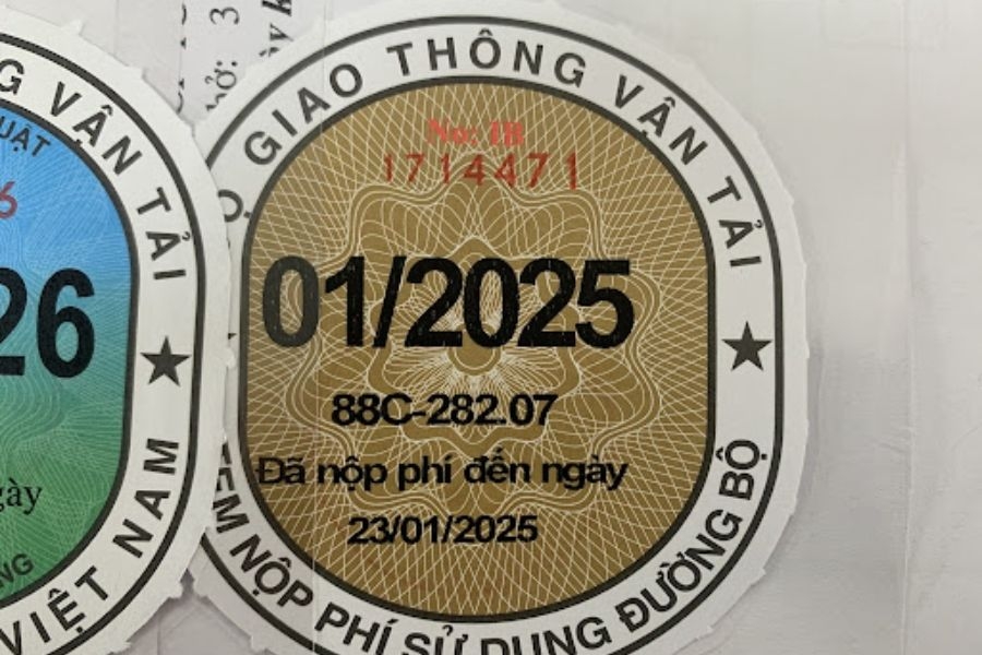 Các đối tượng phải nộp phí đường bộ và các đối tượng được miễn