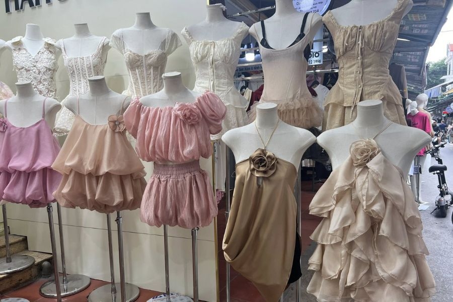 Quần áo, thời trang đa dạng hot trend tại chợ An Đông