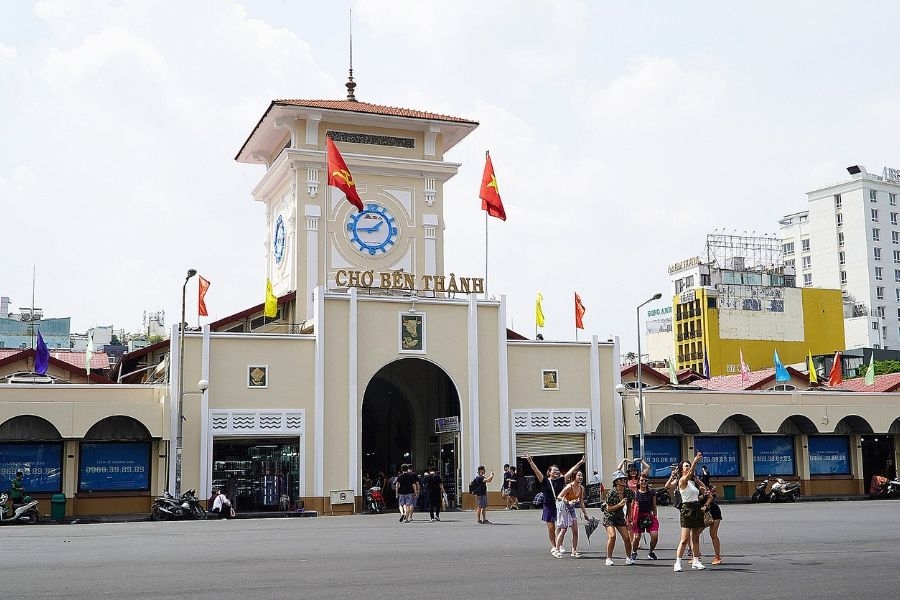 Chợ Bến Thành là khu chợ nổi tiếng tại TP. HCM