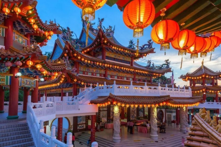 Tham quan chùa Bà Thiên Hậu - Ngôi chùa cổ nhất của người Hoa