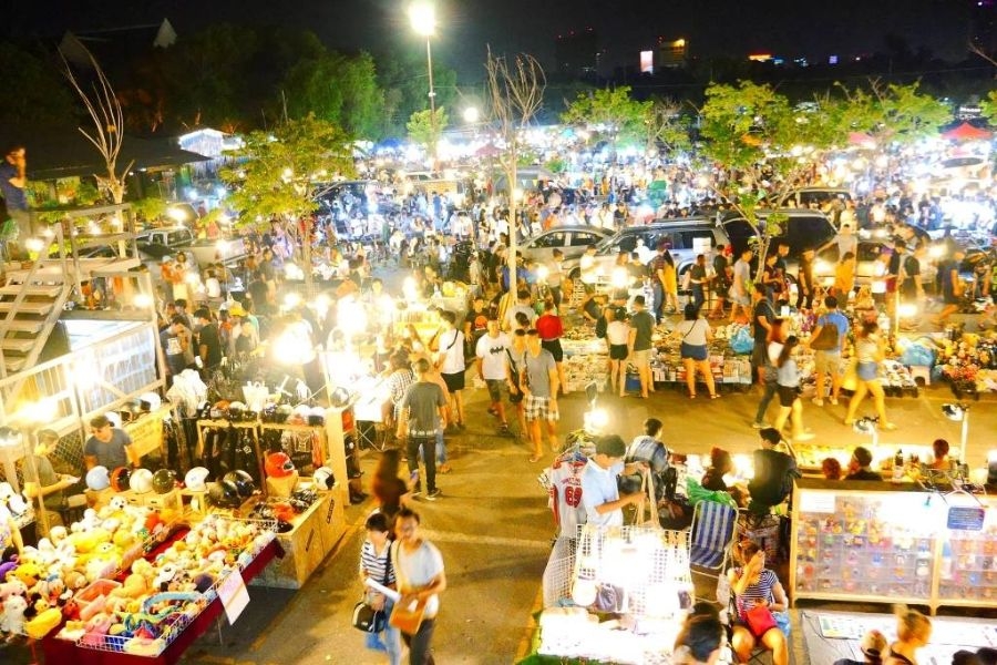 Chợ đêm Bạch Đằng được chia thành nhiều khu vực khác nhau