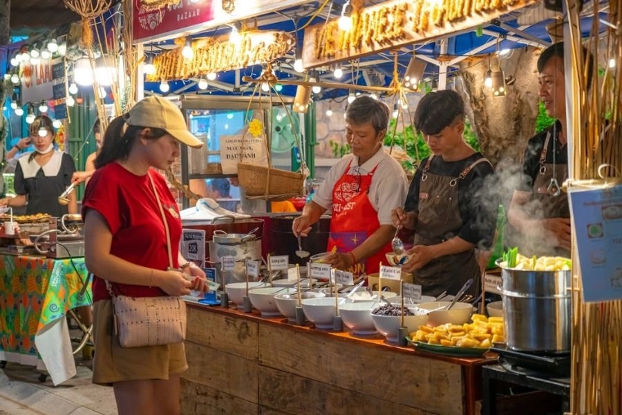 Nên chủ động hỏi giá trước khi mua hàng tại chợ đêm Đà Nẵng