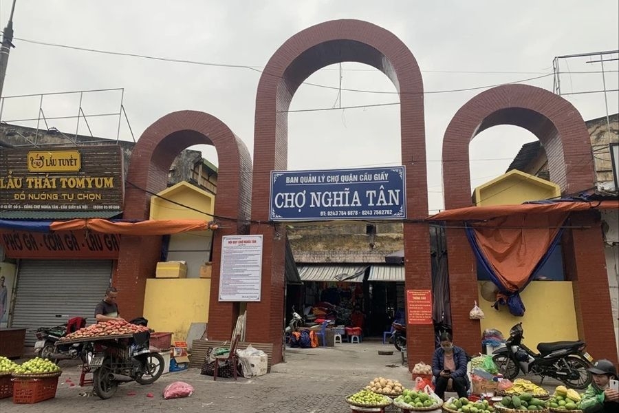 Chợ Nghĩa Tân là khu chợ dân sinh đã hoạt động gần 30 năm