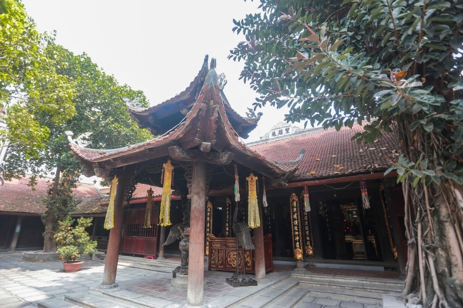 Chính điện của chùa Hà cổ kính, uy nghi