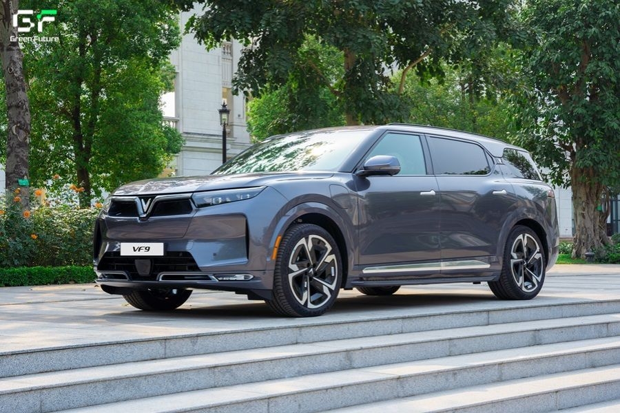 Dòng xe VF9 rất thích hợp để bạn khám phá Hà Nội cùng gia đình của mình