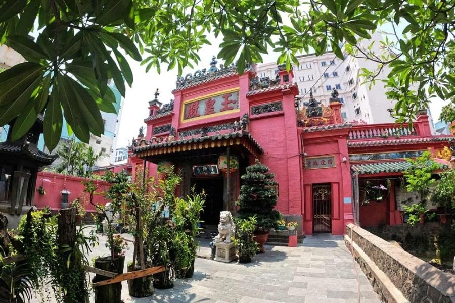 Chùa Ngọc Hoàng, hay còn được biết đến với tên Điện Ngọc Hoàng