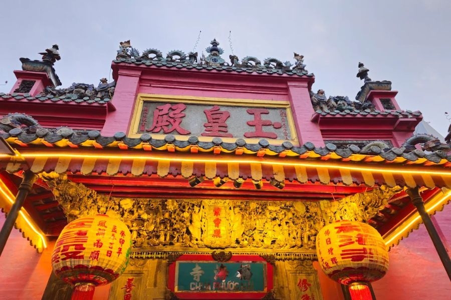 Điện Ngọc Hoàng đã cuốn hút mọi ánh nhìn bởi vẻ đẹp Trung Hoa cổ kính