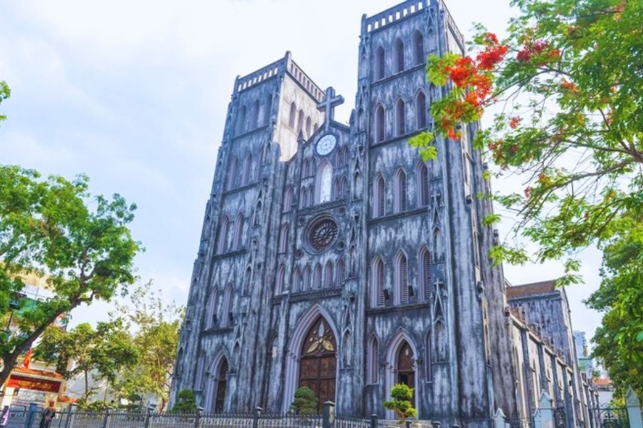 Nhà thờ Lớn Hà Nội - Kiến trúc Gothic nổi bật khi đến với Thủ đô Hà Nội
