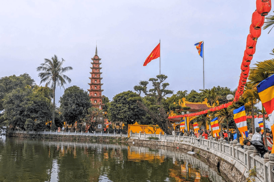 Chùa Trấn Quốc kiệt tác kiến trúc bên Hồ Tây