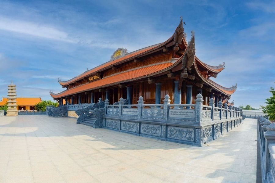 Tuân thủ quy định khi viếng chùa Vĩnh Nghiêm