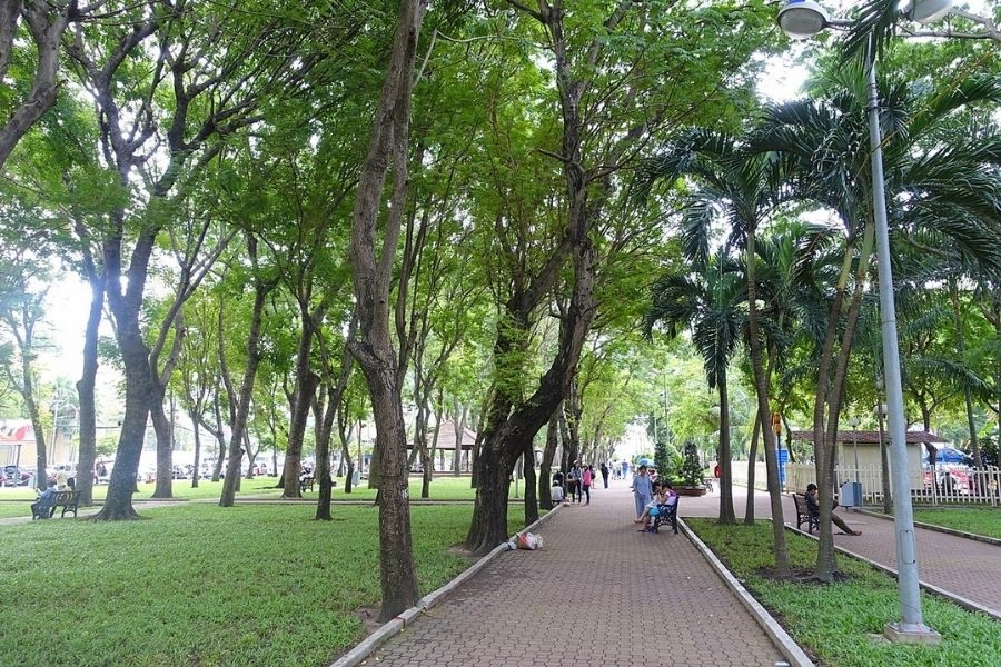 Công viên xanh mát, rợp bóng cây xanh