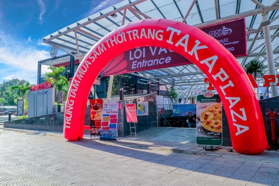 Taka Plaza - thiên đường mua sắm đa dạng mặt hàng