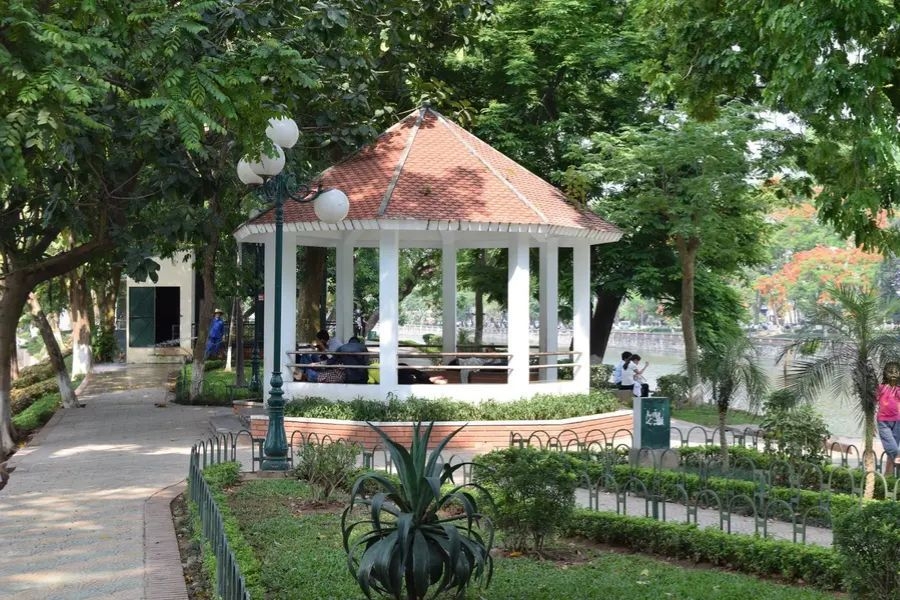 Công viên Thủ Lệ có không gian xanh rộng lớn, nhiều loài động vật quý