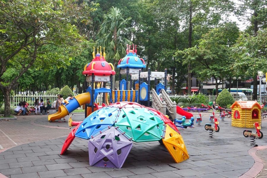 Khu vui chơi trẻ em tại công viên Yên Hòa