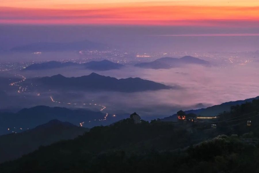 Hoàng hôn buông lãng mạn tại đỉnh Bàn Cờ