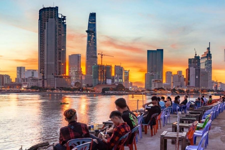 Hoàng hôn buông lãng mạn trên nóc hầm Thủ Thiêm
