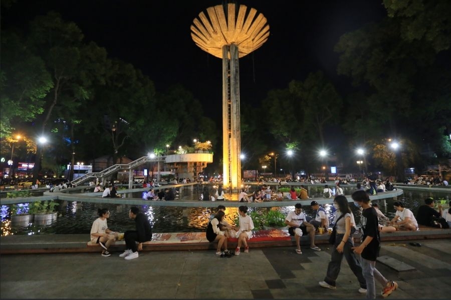 Lựa chọn trang phục phù hợp để có chuyến đi Hồ Con Rùa thoải mái