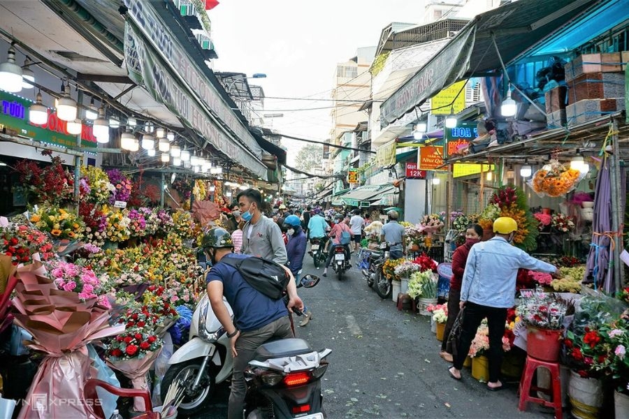Chợ Hồ Thị Kỷ đa sắc màu nằm giữa Sài Gòn