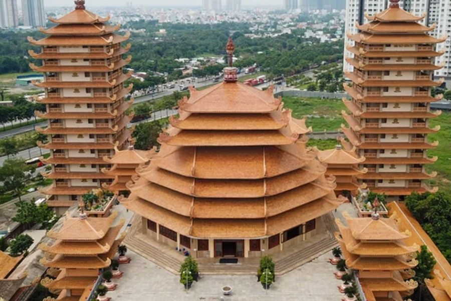 Chánh điện bát giác - trung tâm linh thiêng của Pháp viện