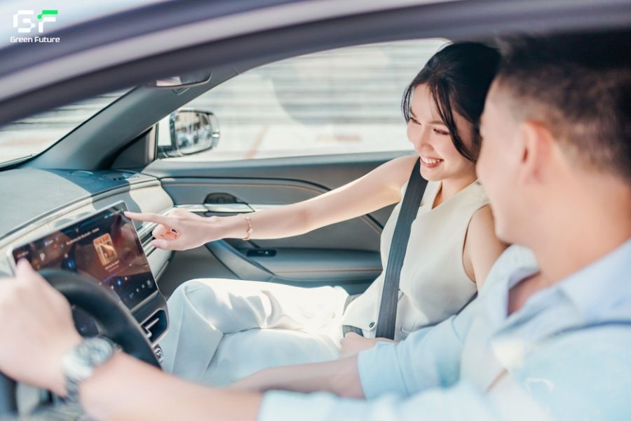 Dịch vụ cho thuê xe ô tô điện trọn gói tại Hà Nội