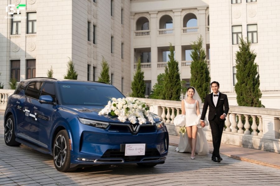 VF 9 sang trọng được nhiều khách hàng lựa chọn cho ngày cưới