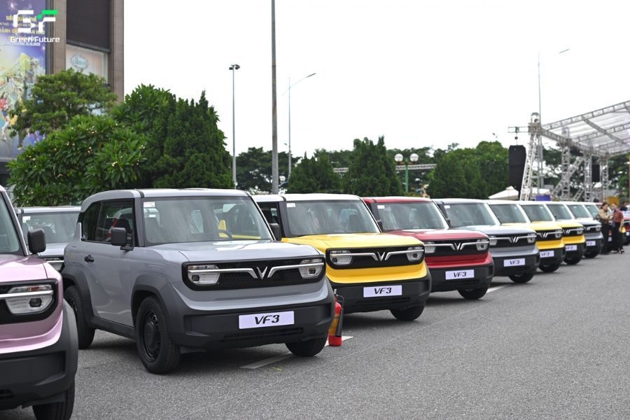 VF3 gây ấn tượng với thiết kế nhỏ gọn, giúp khách hàng di chuyển đến Cần Giờ dễ dàng