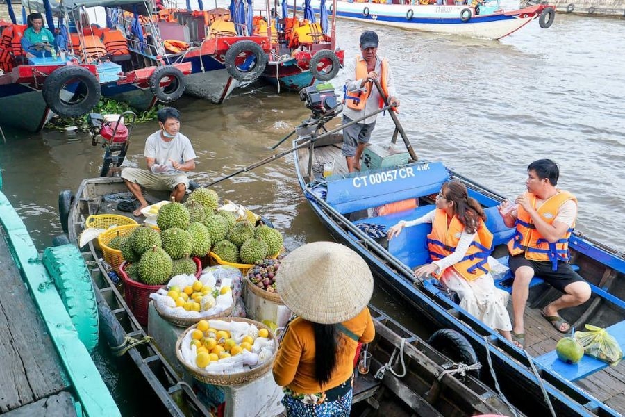 Ngày 2: Chợ nổi, vườn trái cây, trở về TP.HCM
