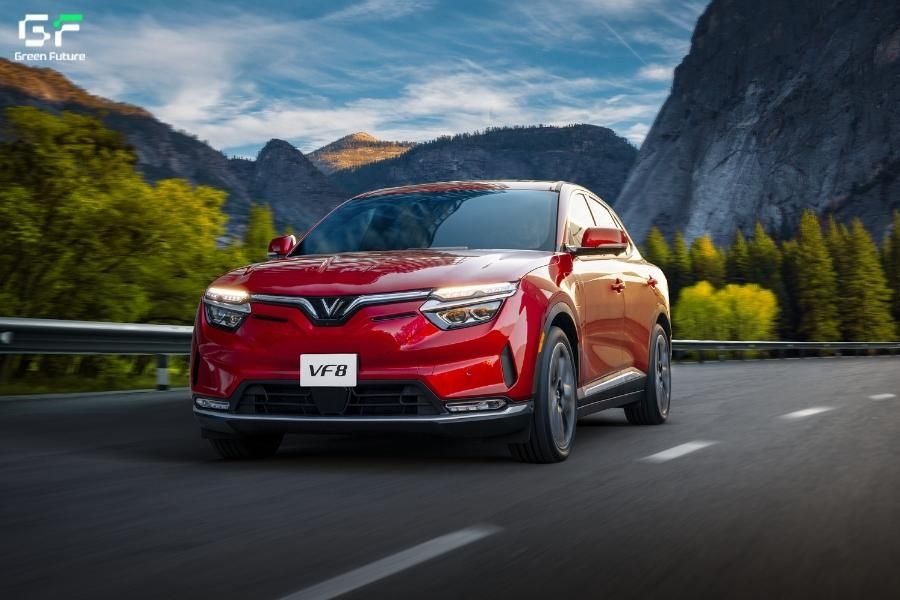 Xe VF 8 sang trọng và rộng rãi