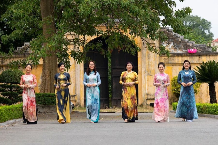 Đi chùa Hương nên mặc trang phục lịch sự