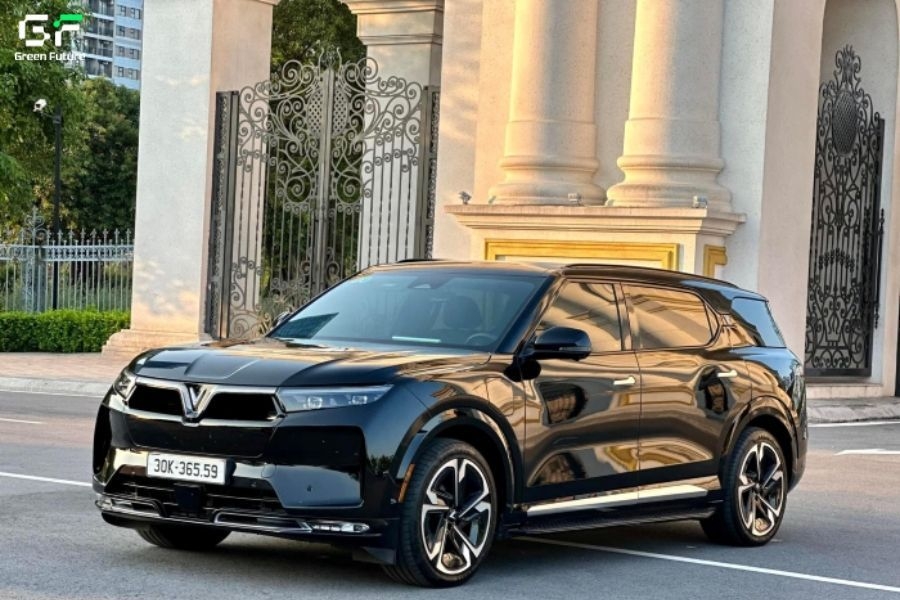 VF 7S là loại xe được nhiều khách hàng thuê để di chuyển đến Hạ Long 