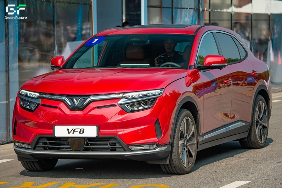 Vượt qua mọi giới hạn với VF 8 – mẫu xe điện mạnh mẽ, tinh tế