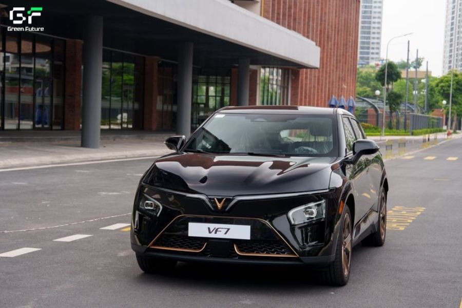 VF 7 có khoang nội thất hiện đại nâng tầm trải nghiệm của khách hàng