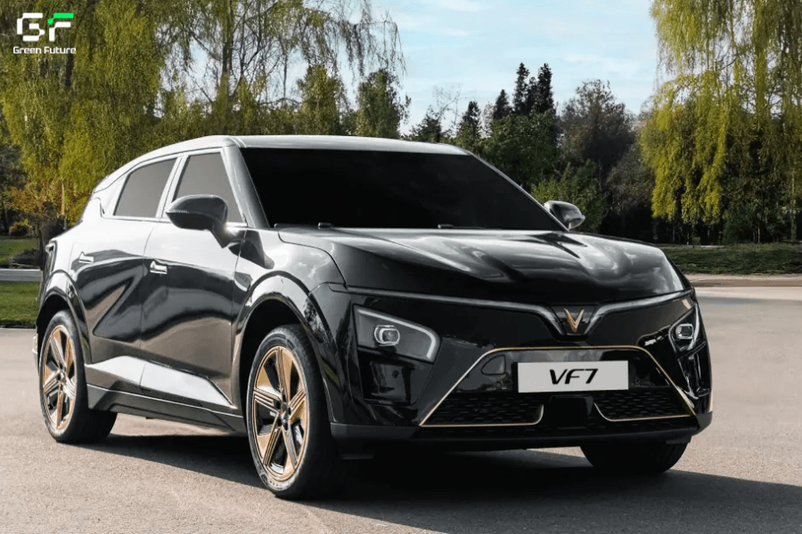 VF 7 là dòng xe 5 chỗ được nhiều khách hàng lựa chọn 