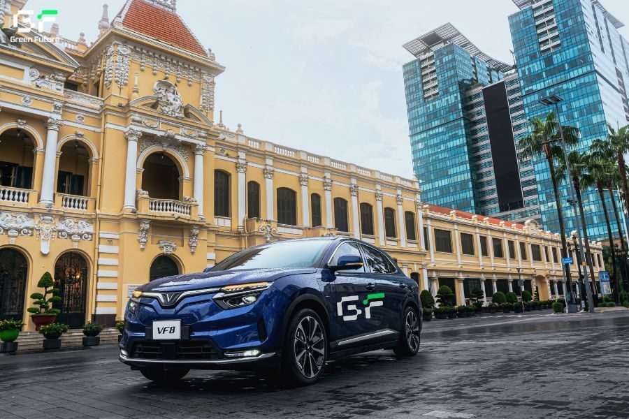 Tự tin vi vu mỗi ngày trên xế xịn của Green Future