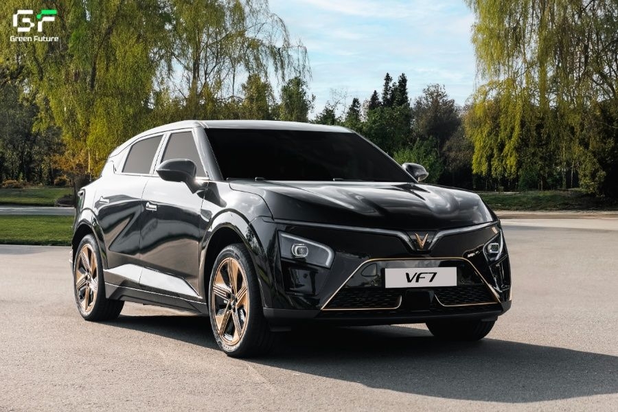 VF 7 Plus sang trọng, không gian rộng rãi và nhiều tính năng thông minh.