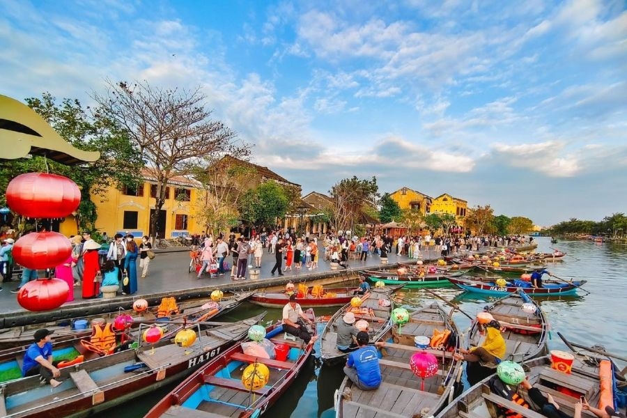 Lộ trình sân bay Đà Nẵng - Hội An được nhiều du khách ưa chuộng (Nguồn ảnh: Internet)