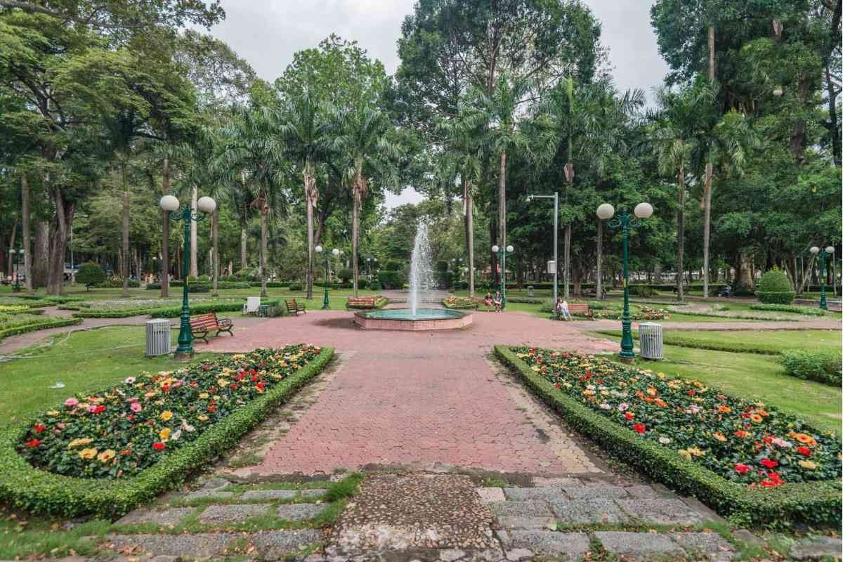 Công viên Tao Đàn quy định giờ mở cửa từ 07:00 đến 22:00 hàng ngày